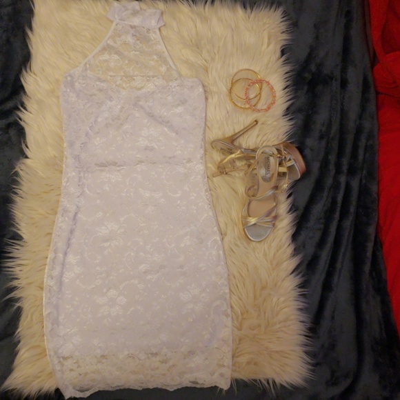 White lace dress - Picture 2 of 5